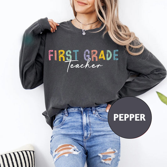 a women's long sleeve shirt with a size chart