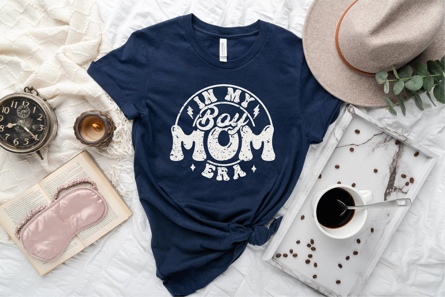 a t - shirt that says i'm my best mom on it