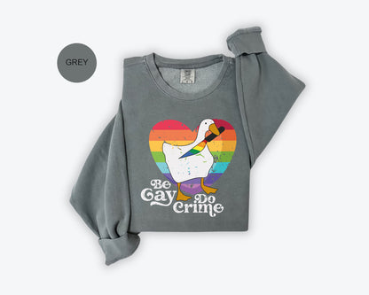 a gray shirt with a white duck on it