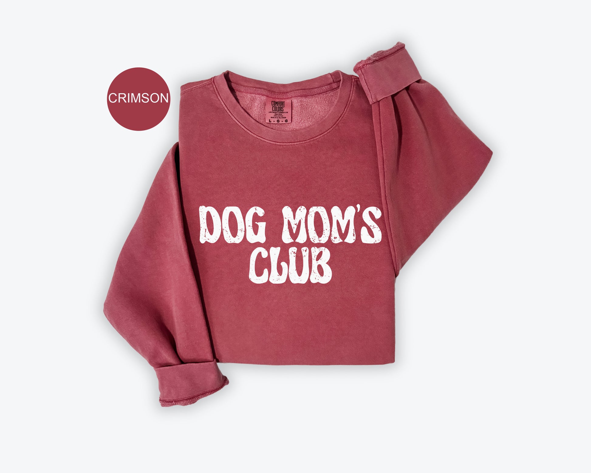 a red shirt with the words dog mom's club on it