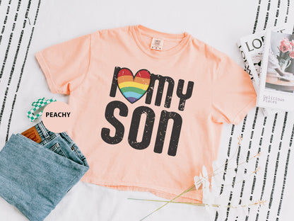 a t - shirt that says, i love my son on it