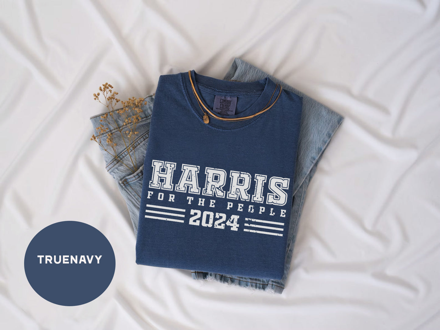 a t - shirt that says harris for the people on it