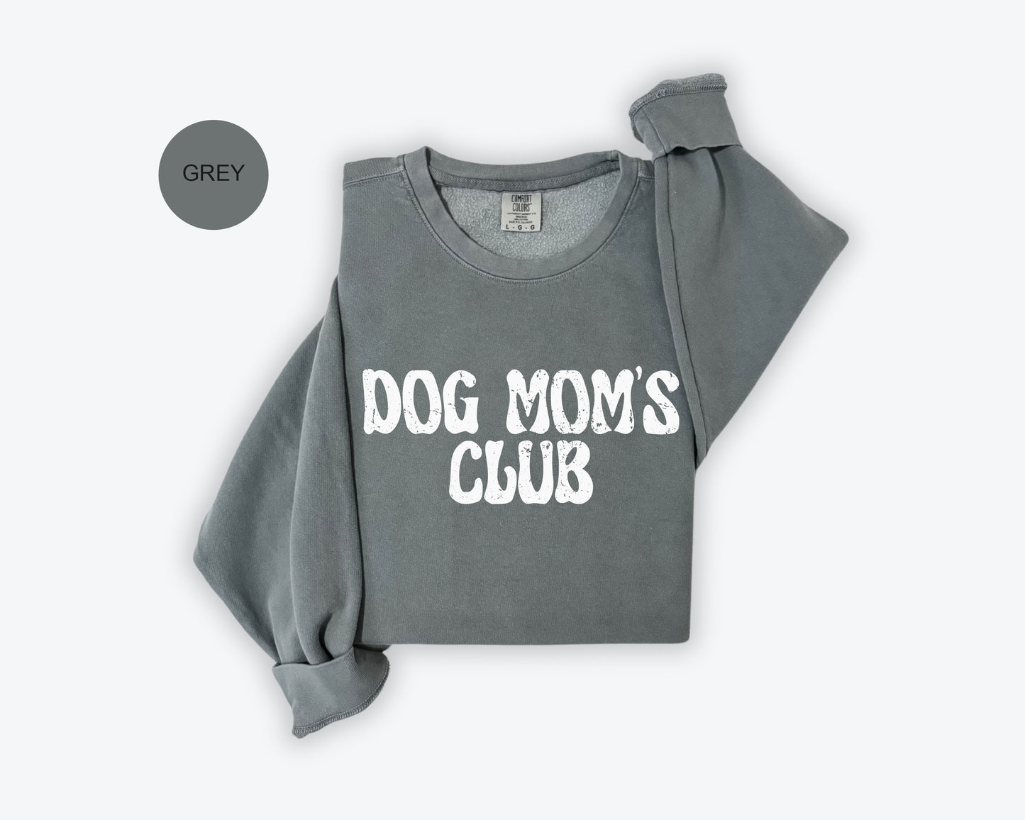 a grey shirt with the words dog mom's club on it