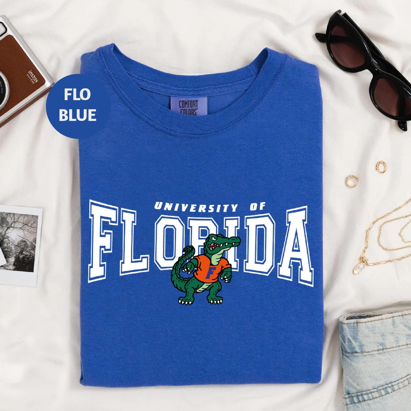 a t - shirt with the university of florida on it